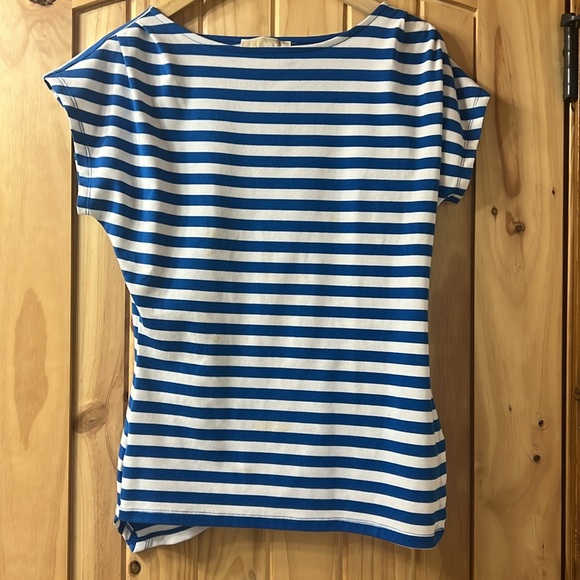 MICHAEL Michael Kors Tops - MICHAEL Michael Kors Asymmetrical Short Sleeve Tee S
